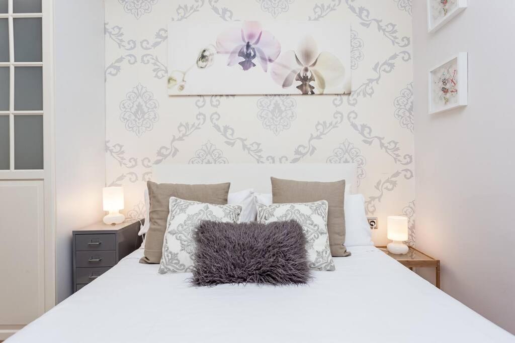 Central 2 Bedroom By Sagrada Familia *