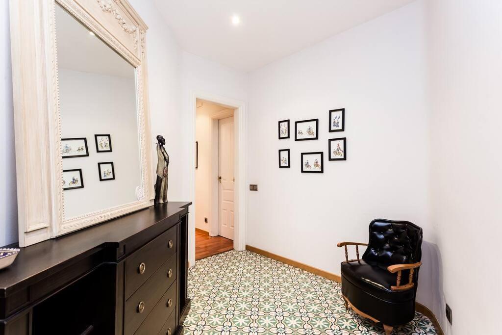 Central 2 Bedroom By Sagrada Familia *