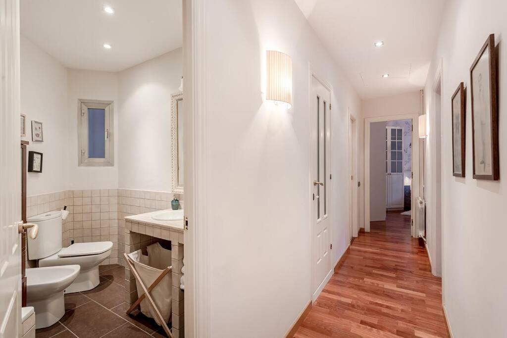 Central 2 Bedroom By Sagrada Familia Barcelona