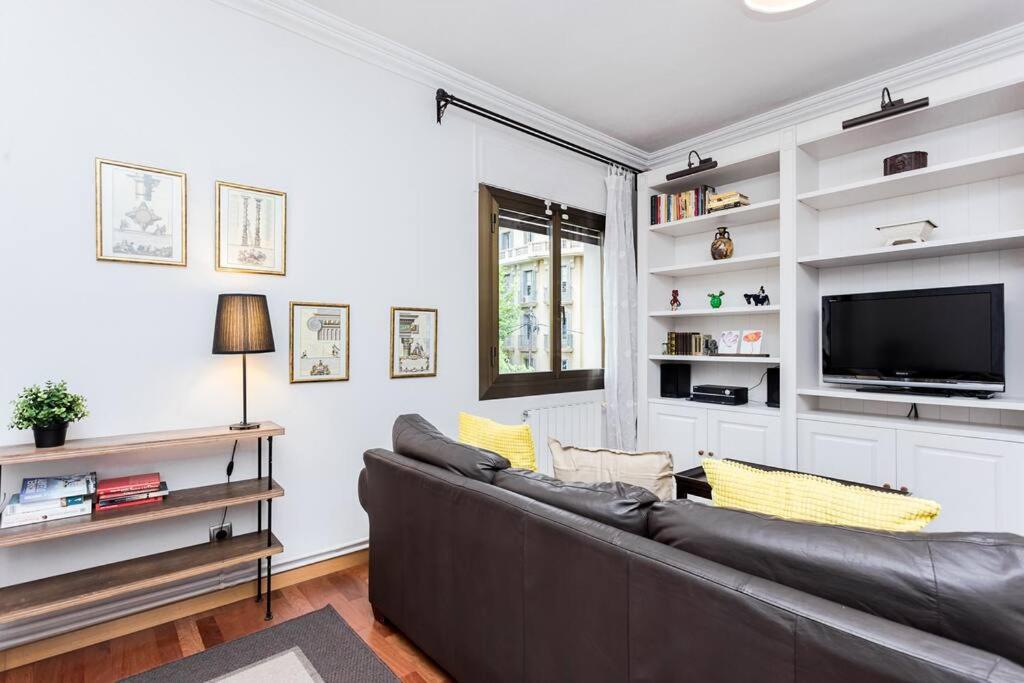 Apartment Central 2 Bedroom By Sagrada Familia