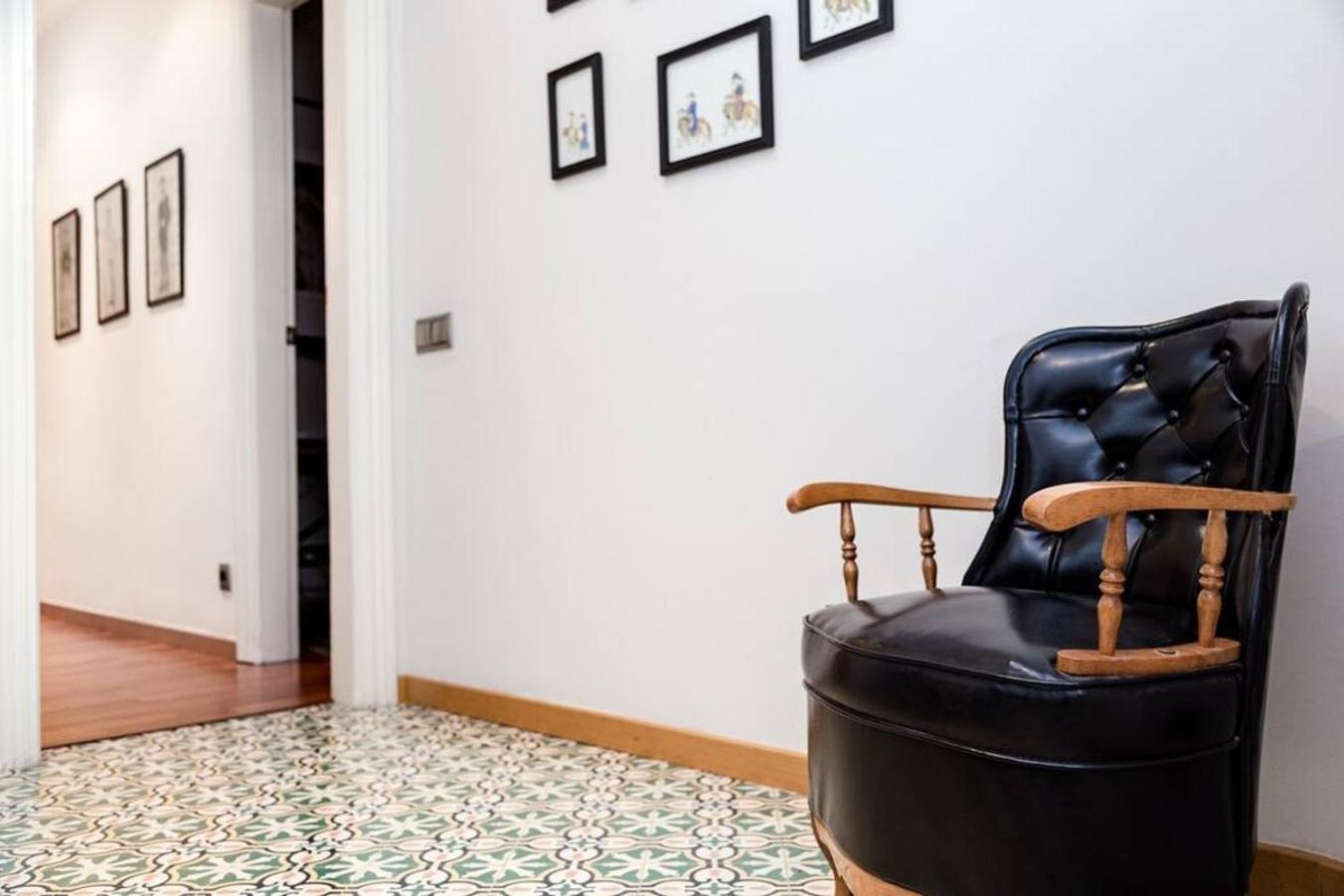 Central 2 Bedroom By Sagrada Familia Apartment *