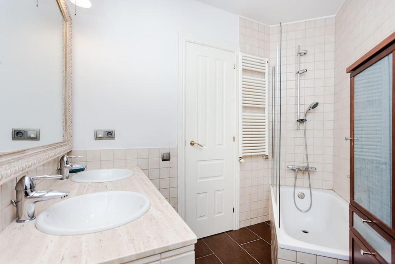 Apartment Central 2 Bedroom By Sagrada Familia *